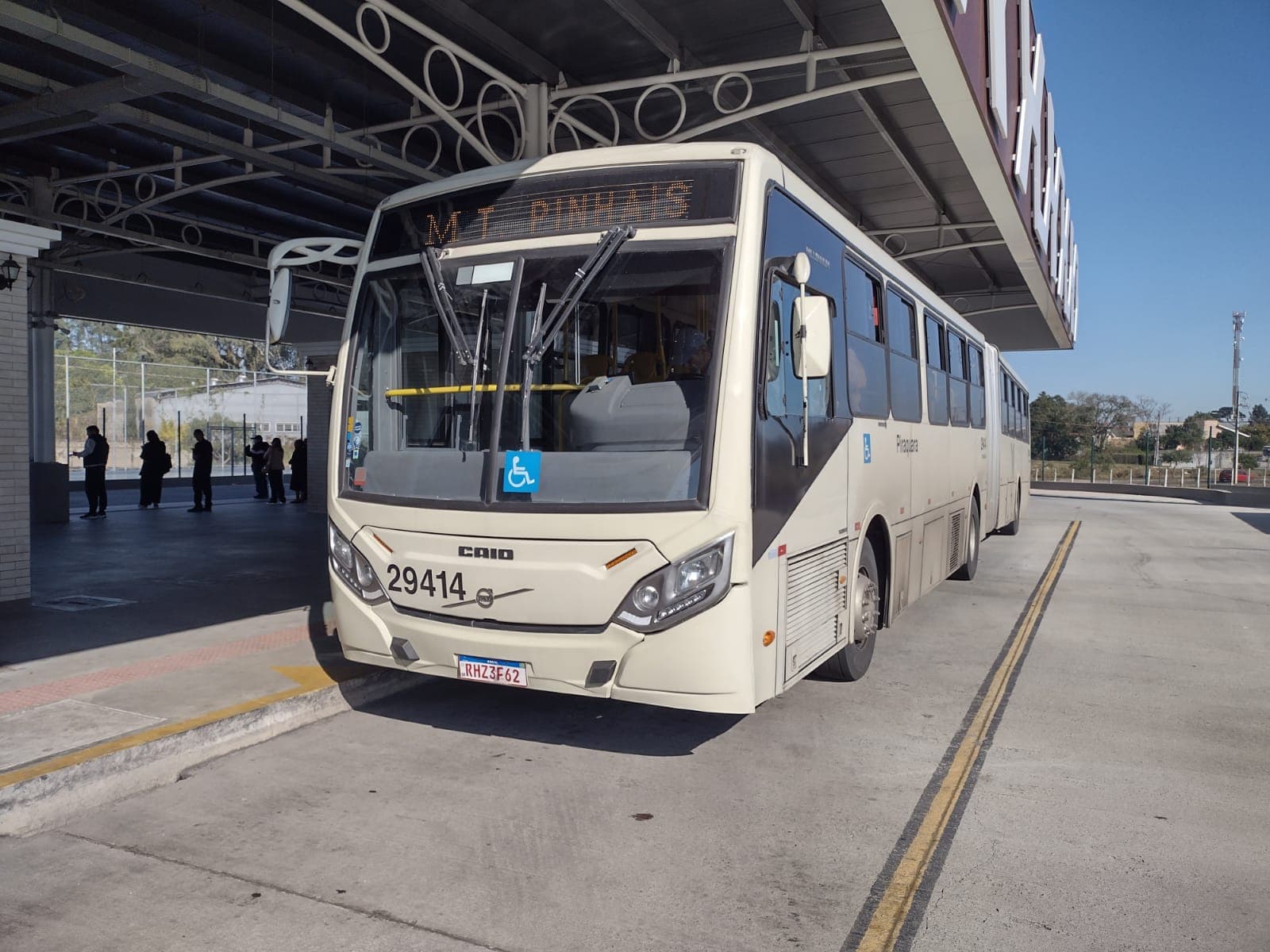 Motoristas profissionais da empresa