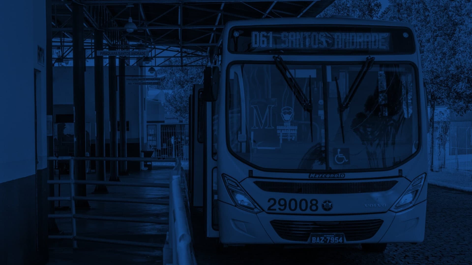 Interior moderno do ônibus